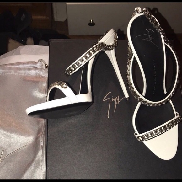 Giuseppe Zanotti Shoes - Giuseppe Zanotti White Chain Mules